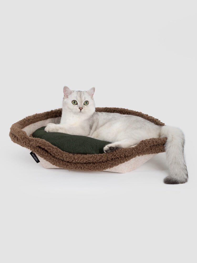 Versatile Egg Tart-Shaped Pet Bed for Rest and Relaxation